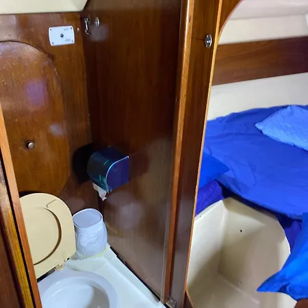 Botel Barca A Vela 8,50 Treduelle Cagliari
